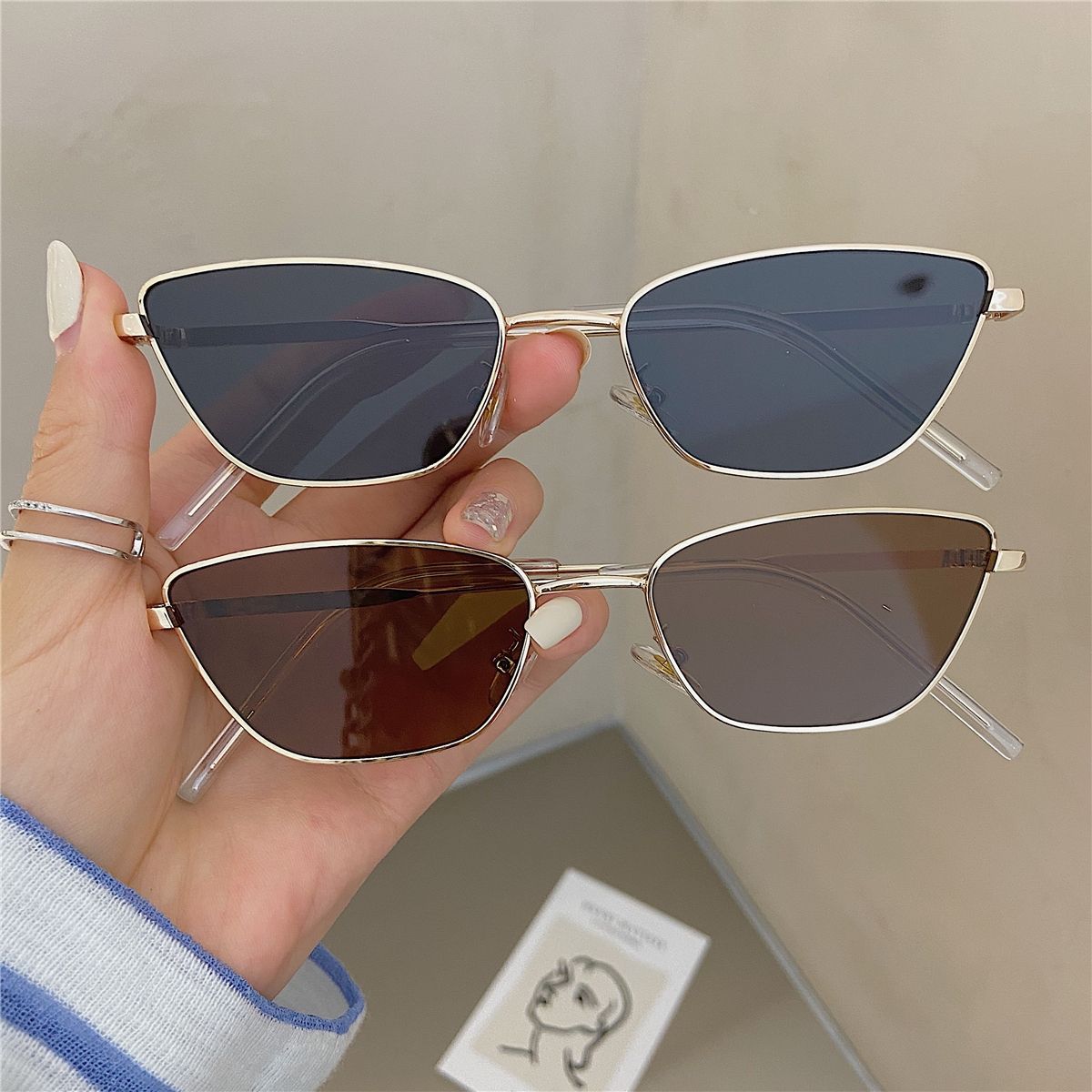نظارات شمسية معدنية أنيقة على  - مراجعة Women Fashion Glasses وسعره